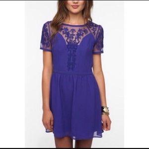 Kimchi Blue Emma Crepe Lace Overlay Dress